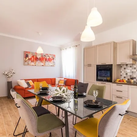 Casa Grotta Istriana Mit Neu Pool Near Center In Holiday home Pula