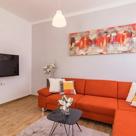 Casa Grotta Istriana Mit Neu Pool Near Center In Holiday home *