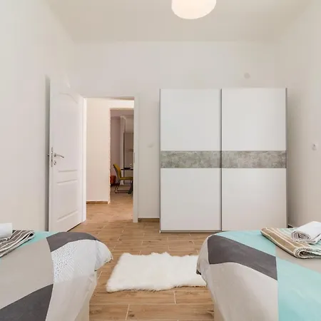 Casa Grotta Istriana Mit Neu Pool Near Center In Holiday home